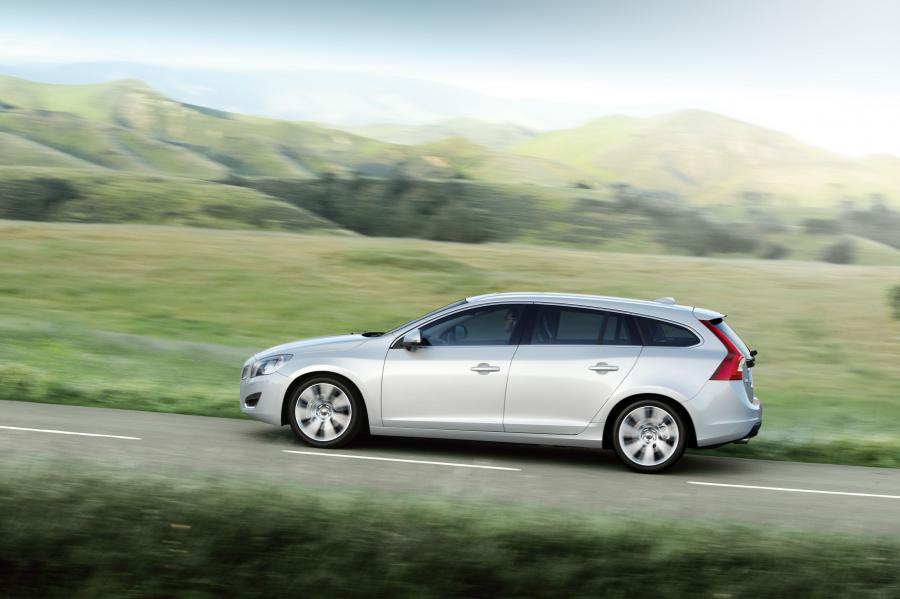  Volvo V60 2010 года  (фото 13 из 55)